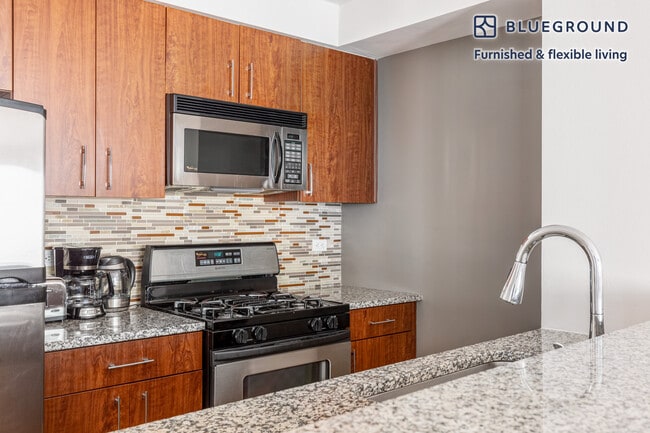 Photo - 120 W 21st St Unit SI FL8-ID704