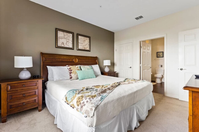 Photo - 2901 Edenshire Wy Unit ID1280916P