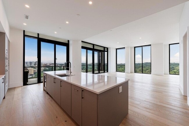 Photo - 2425 Peachtree Rd Unit 1806