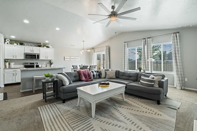 Photo - 17541 Mountain Springs Ave Unit SI ID1460908P