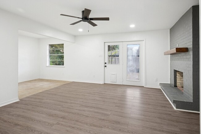 Photo - 7626 Dentcrest Dr Unit 7628