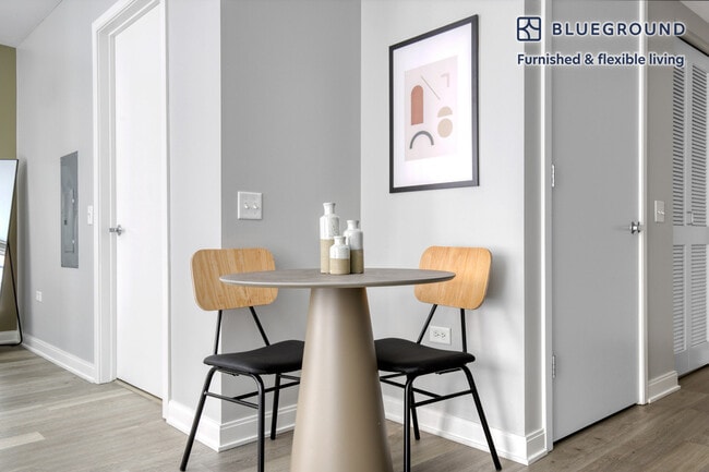 Photo - 210 N Wells St Unit FL16-ID648