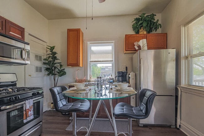 Photo - 839 Dunlop Ave Unit ID1244957P