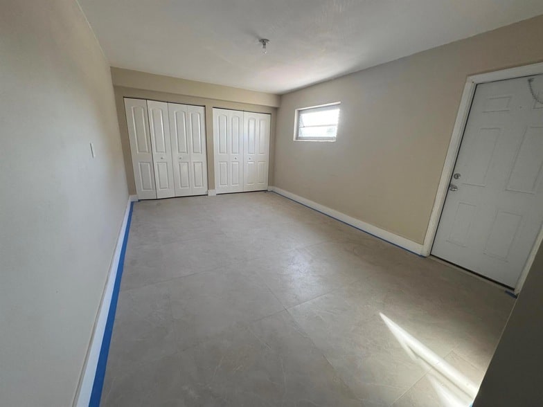 Photo - 490 W 31st St