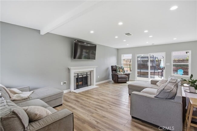 Photo - 3108 Ladoga Ave