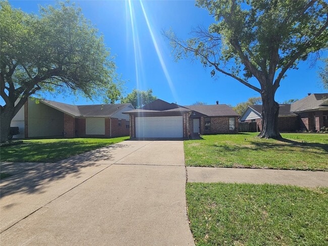 Photo - 16715 Rockbend