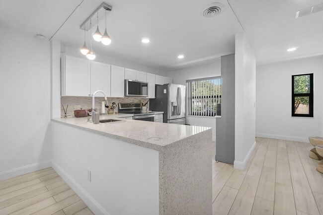 Photo - 8436 Cypress Ln Unit 7H