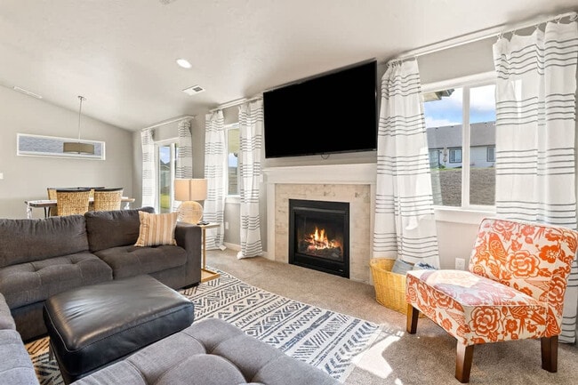 Building Photo - 16730 Suffolk Ave Unit SI ID1460939P