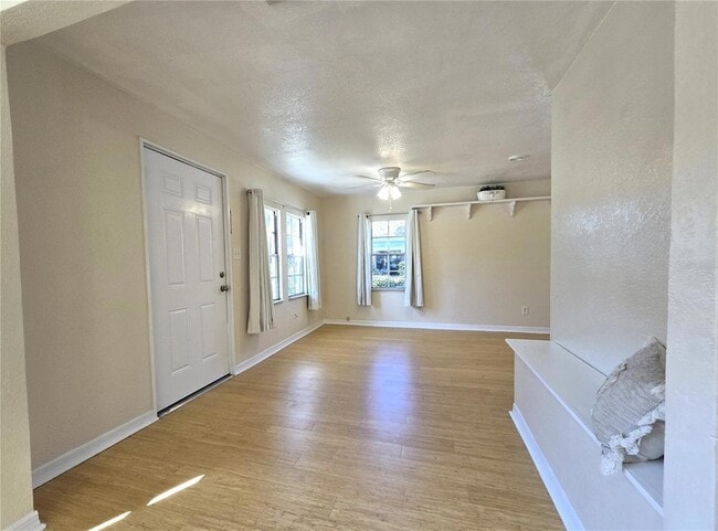 Photo - 309 Lakedale Dr