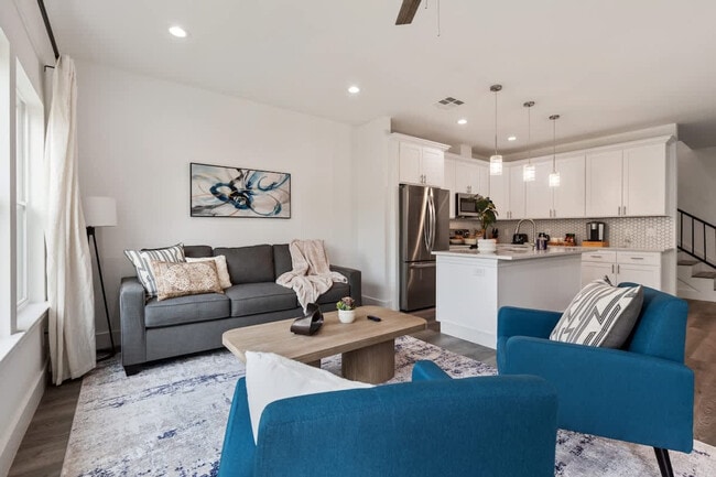 Building Photo - 4508 Noble St Unit ID1322511P