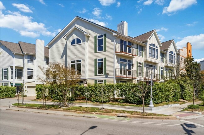 Building Photo - 1332 Fairview St