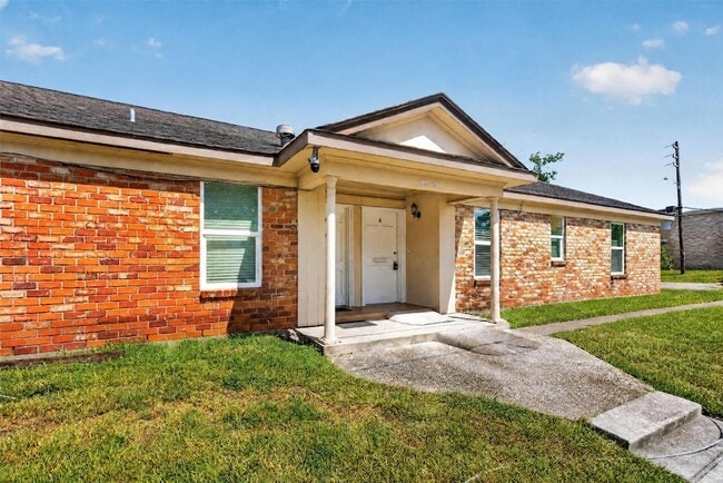 Building Photo - 6525 Renwick Dr Unit A