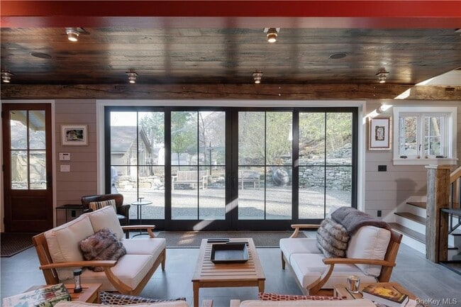 Photo - 325 Ferdon Ave