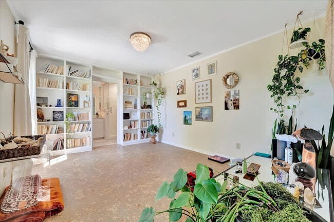 Building Photo - 3301 W Morrison Ave Unit ID1062739P