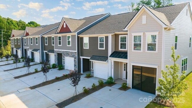 Photo - 2348 Layman Dr