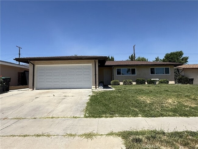 Photo - 45303 Lorimer Ave