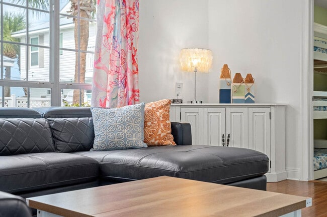 Photo - 4431 Luke Ave Unit ID1354368P