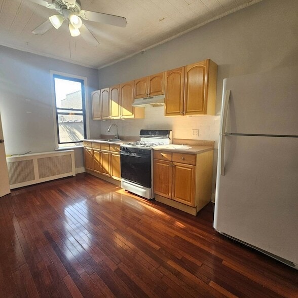 Building Photo - 59-28 56th St