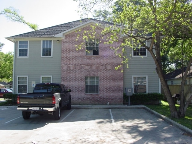 Photo - Saxon Square