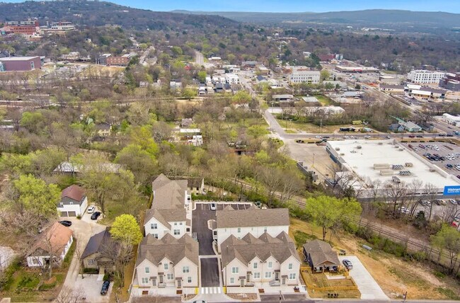 Photo - 372 S Hill Ave Unit ID1221863P