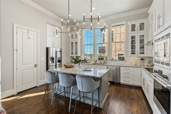 Photo - 916 W Peach St