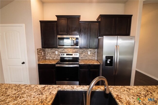 Photo - 900 Clanton Cove