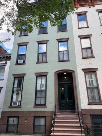 Photo - 287 State St