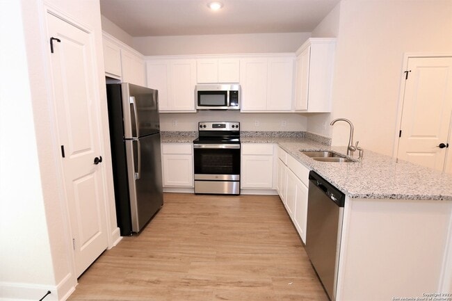 Photo - 10310 Lynwood Vlg