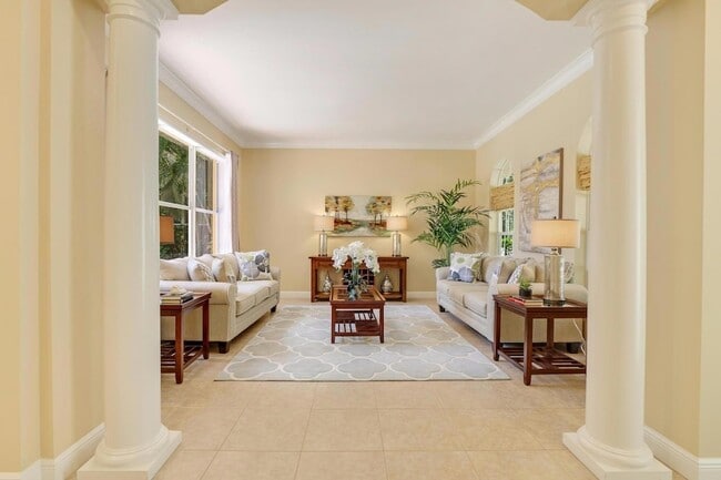 Photo - 106 Santiago Dr