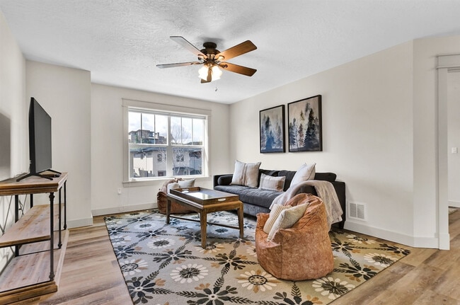 Building Photo - 5722 W Hidden Springs Dr Unit SI ID1547124P