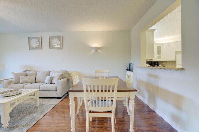 Photo - 200 Uno Lago Dr Unit 202