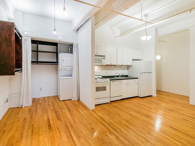 Photo - 42 Chauncy St Unit 5D