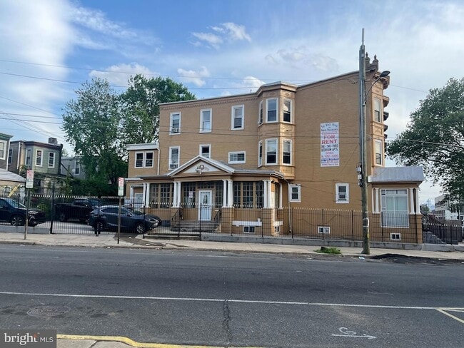 Photo - 3313 N Park Ave Unit 1