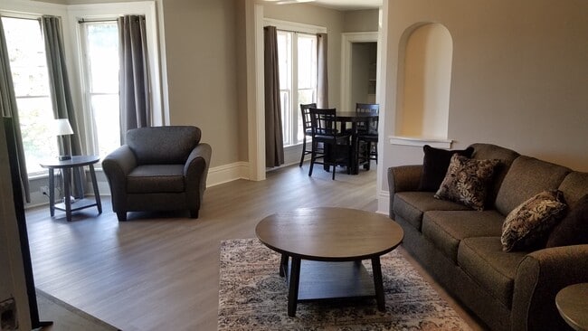 Apartment 5 - Summer Street Apartments