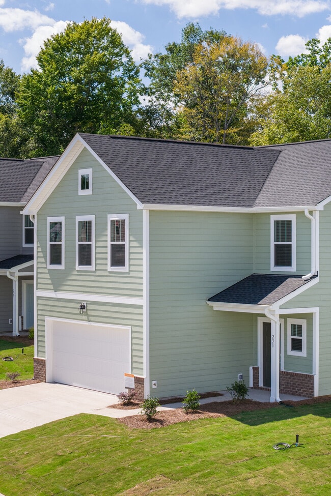Photo - The Bend at Cramerton Mills
