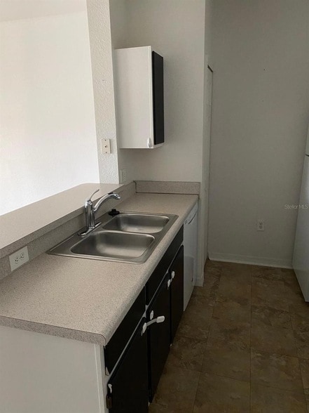 Photo - 5447 Vineland Rd Unit 1302