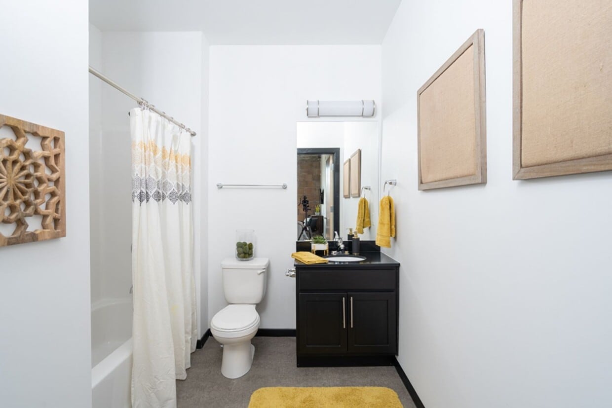 Floor Plan - Studio with laundry
