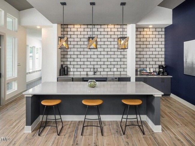 Photo - 3520 Pinetree Grv Ln Unit 6-303