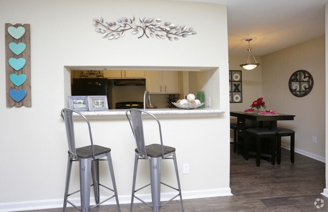 Photo - Falls at Clear Lake Apartments