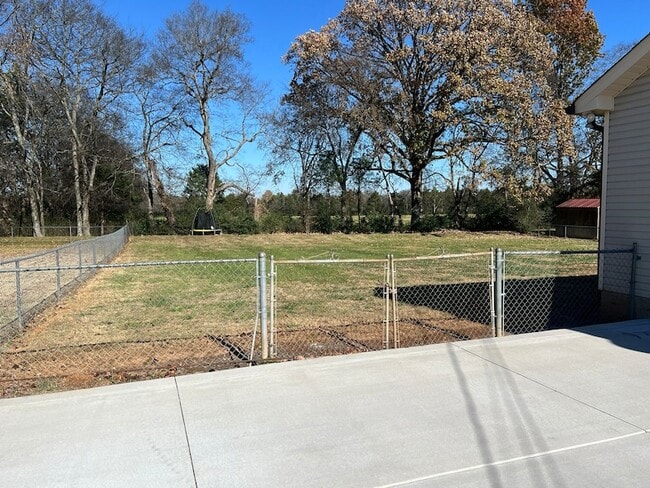 Photo - 204 Homewood Dr