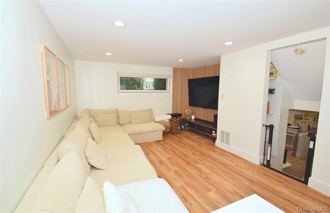 Photo - 51 Whitman Ave