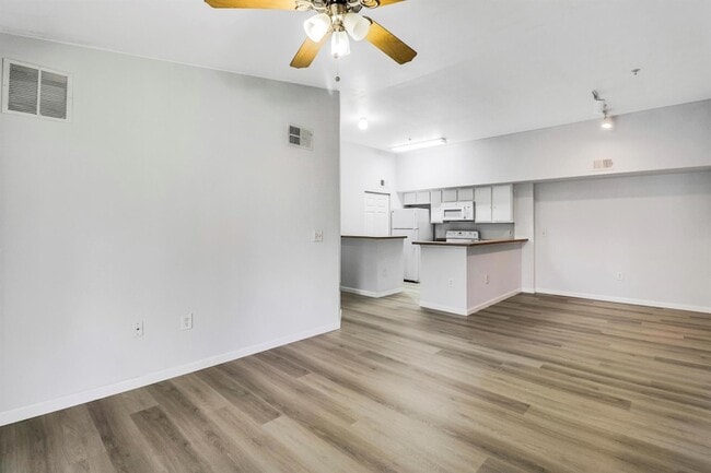 Photo - 181 SW Palm Dr Unit 304