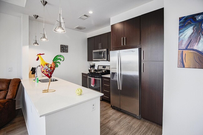 Photo - 6803 Staffordshire Crescent Unit ID1359156P