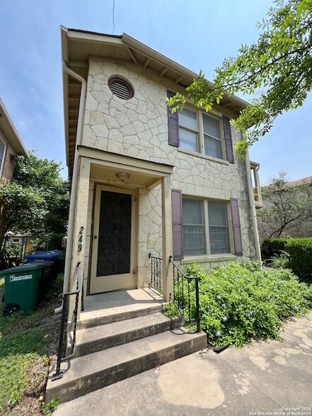 Building Photo - 249 E Lullwood Ave