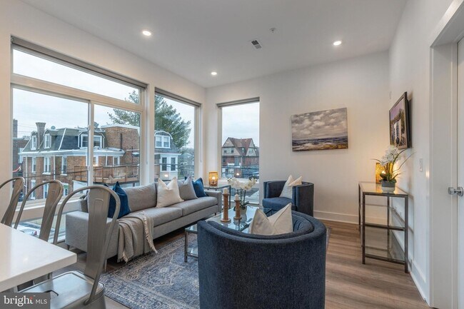 Photo - 5545 Pulaski Ave Unit 307