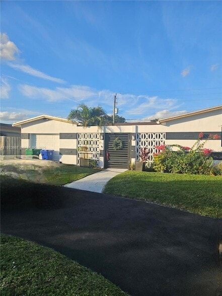 Photo - 7817 Fairway Blvd