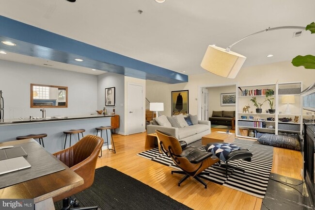 Photo - 2363 Champlain St NW Unit 3