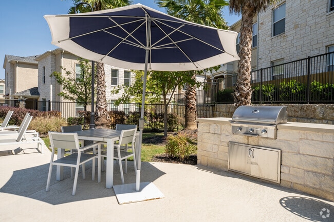 Pool Grilling Area - Berkshire Lakeway