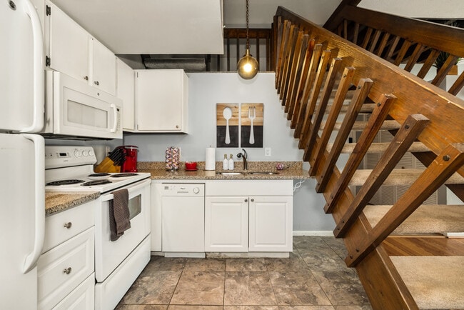 Photo - 962 Pavilion St Unit ID1056059P