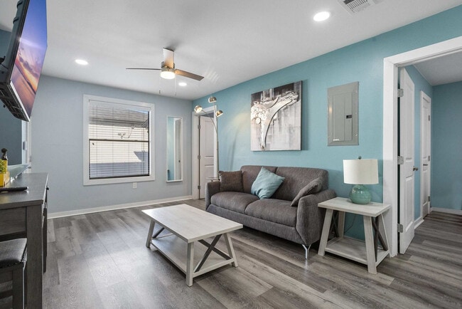 Building Photo - 2620 Arbor St Unit SI FL1-ID1257747P